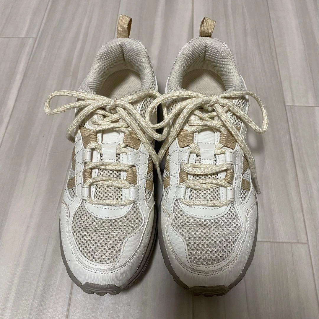 【美品】FILA スニーカー エバーグランドTR V3 23.5センチ ベージュの写真3枚目