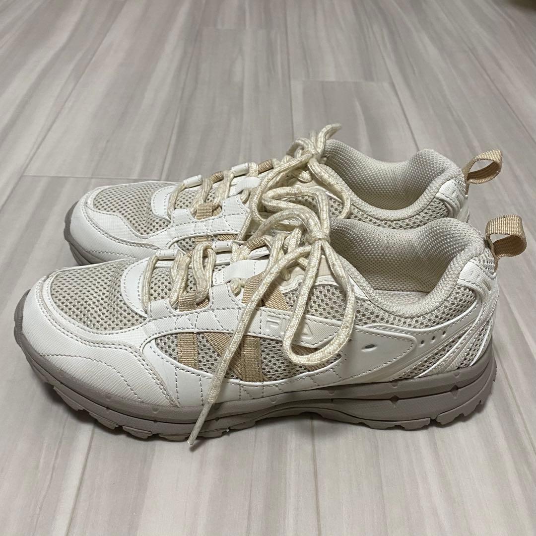 【美品】FILA スニーカー エバーグランドTR V3 23.5センチ ベージュの写真5枚目