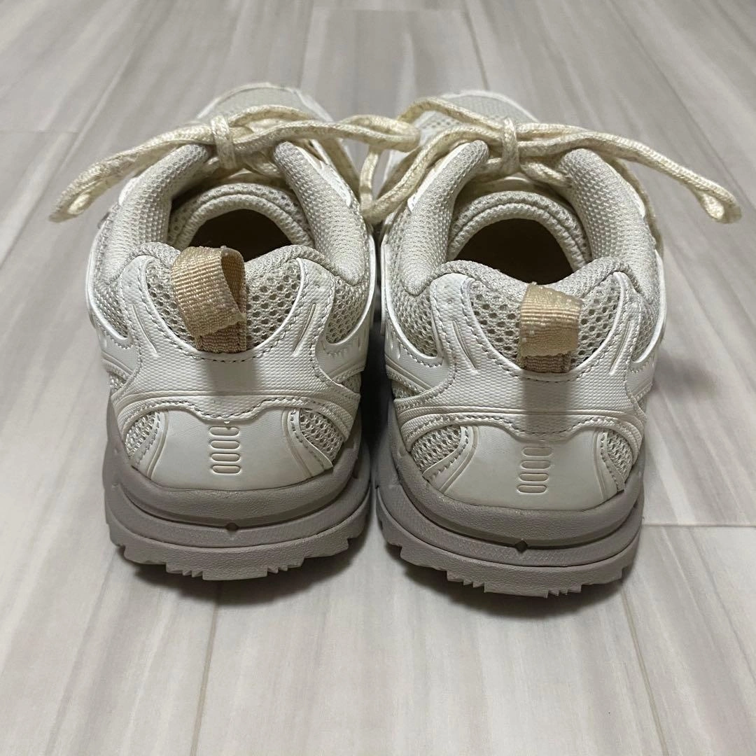 【美品】FILA スニーカー エバーグランドTR V3 23.5センチ ベージュの写真6枚目