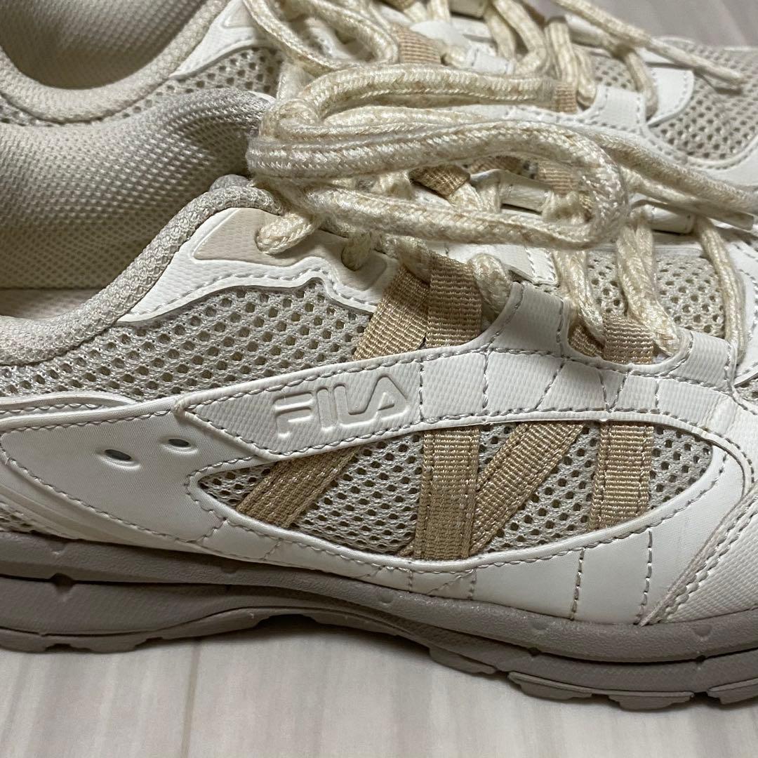 【美品】FILA スニーカー エバーグランドTR V3 23.5センチ ベージュの写真7枚目