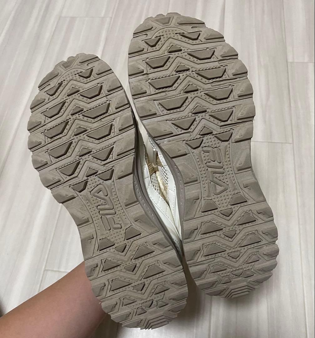 【美品】FILA スニーカー エバーグランドTR V3 23.5センチ ベージュの写真9枚目