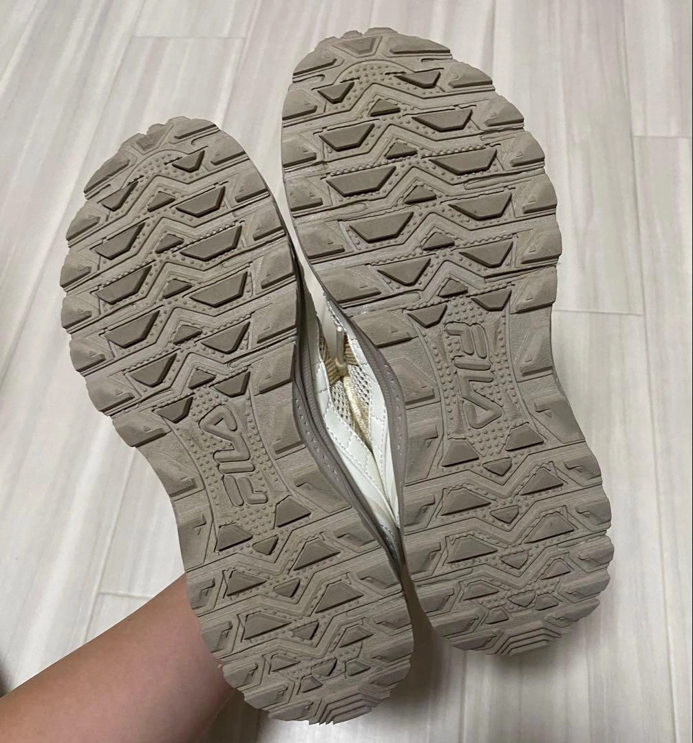 【美品】FILA スニーカー エバーグランドTR V3 23.5センチ ベージュの写真9枚目