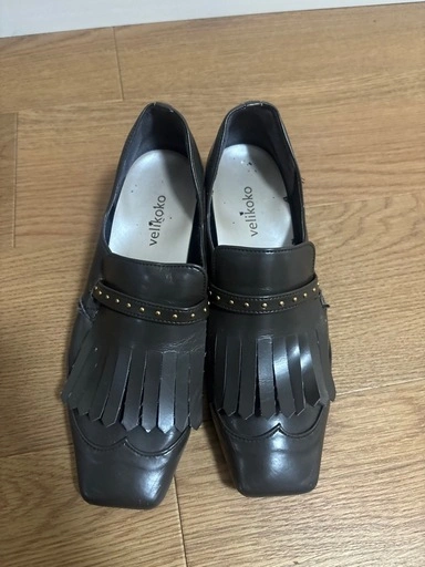 【10/10 13:00まで出品】velikoko(ヴェリココ) フリンジ スタッズ付き ローファー ダークグレー 22.5cm