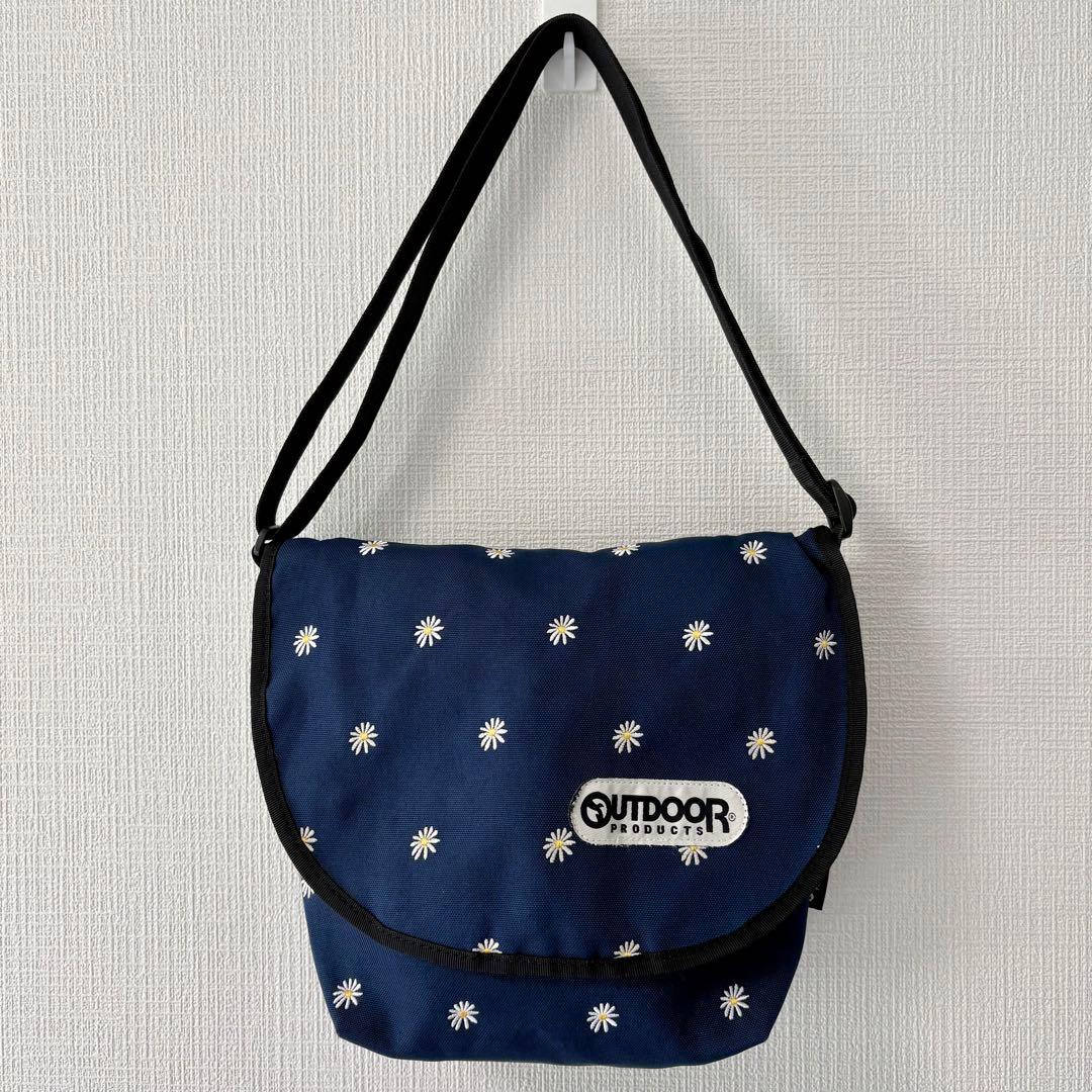 OUTDOOR × earth コラボ メッセンジャーバッグ