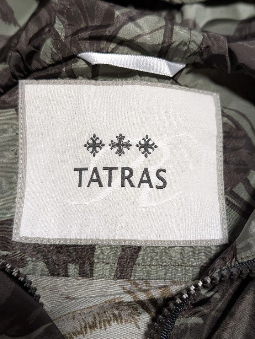 TATRAS ボタニカル柄 マウンテンパーカー ギャランティカード付の写真3枚目