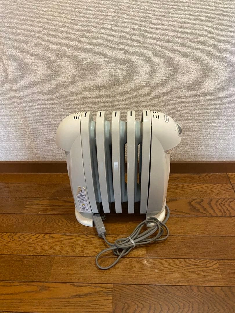 DeLonghi オイル ラジエターヒーター ミニ デロンギTRN0505JSの写真3枚目
