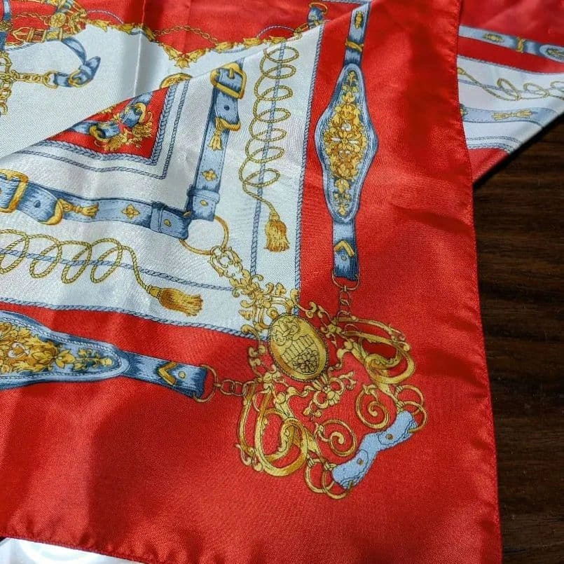 【極美品】昭和レトロ 大判スカーフ(85cm) 馬具 ベルト柄 ヴィンテージ