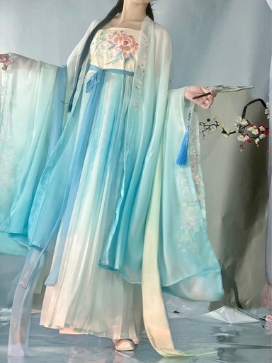 漢服 中国伝統衣装 刺繍牡丹 グラデーション 青緑 撮影衣装 イベント コスプレの写真2枚目