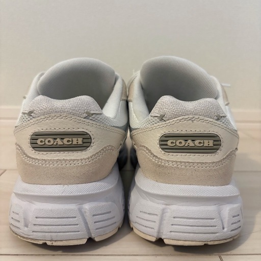 COACH レディース スニーカー ベージュホワイトの写真3枚目