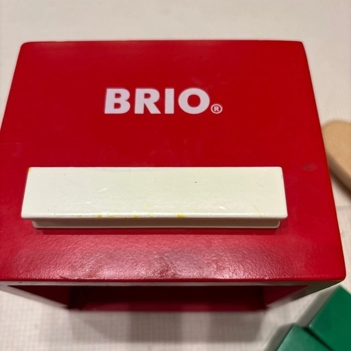 ボーネルンドBRIOかたはめ&BAJO飛行機おもちゃの写真2枚目