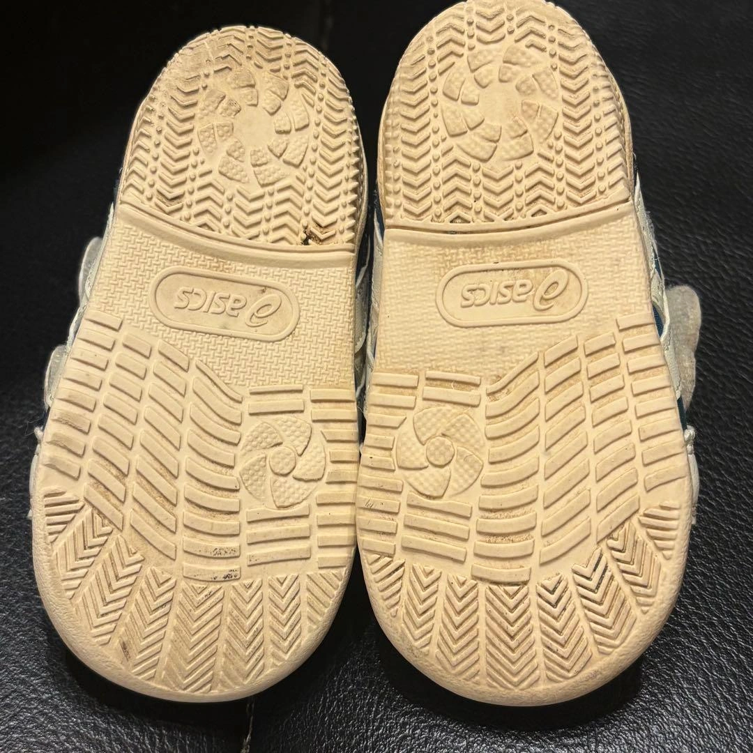 familiar asics コラボスニーカー 13cmの写真4枚目