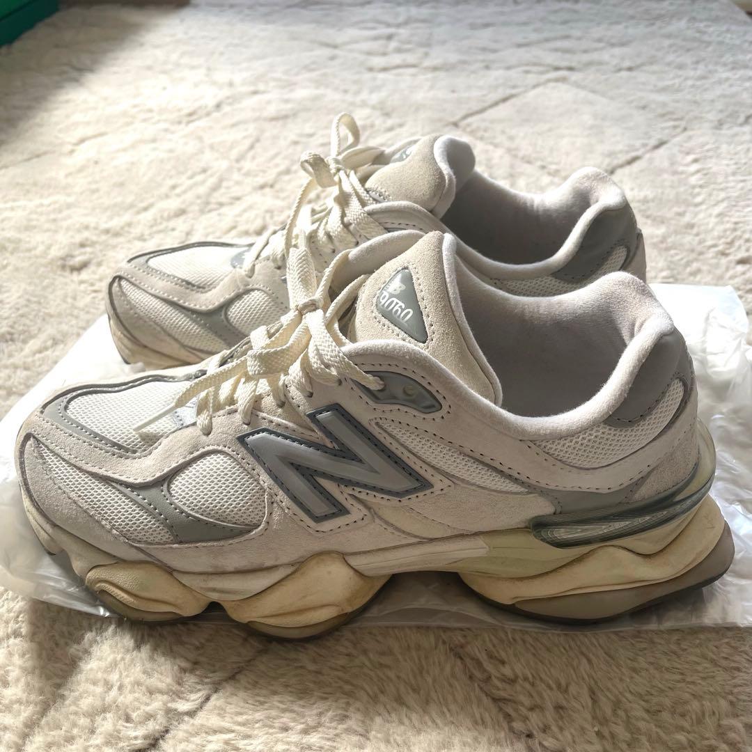 New Balance 9060 スニーカー オフホワイトの写真2枚目
