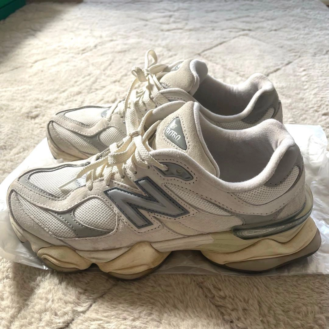 New Balance 9060 スニーカー オフホワイトの写真2枚目