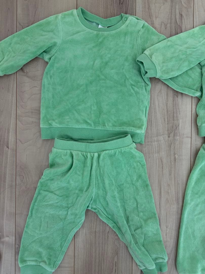 H&M ベロア セットアップ 2組 74/80 双子 おそろい グリーンの写真3枚目