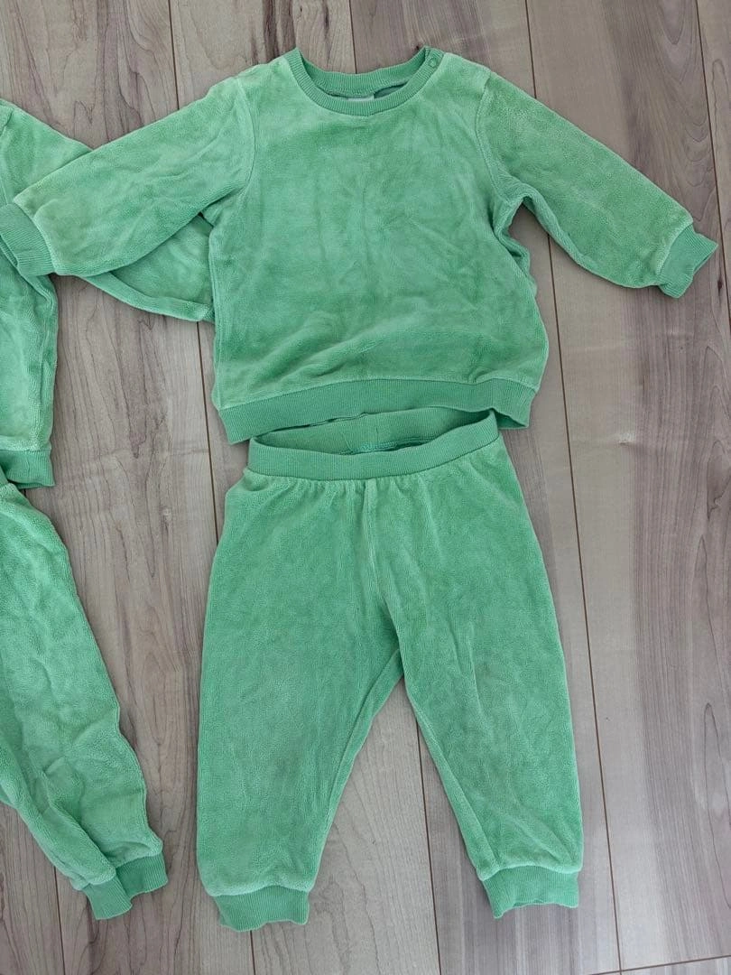 H&M ベロア セットアップ 2組 74/80 双子 おそろい グリーンの写真4枚目