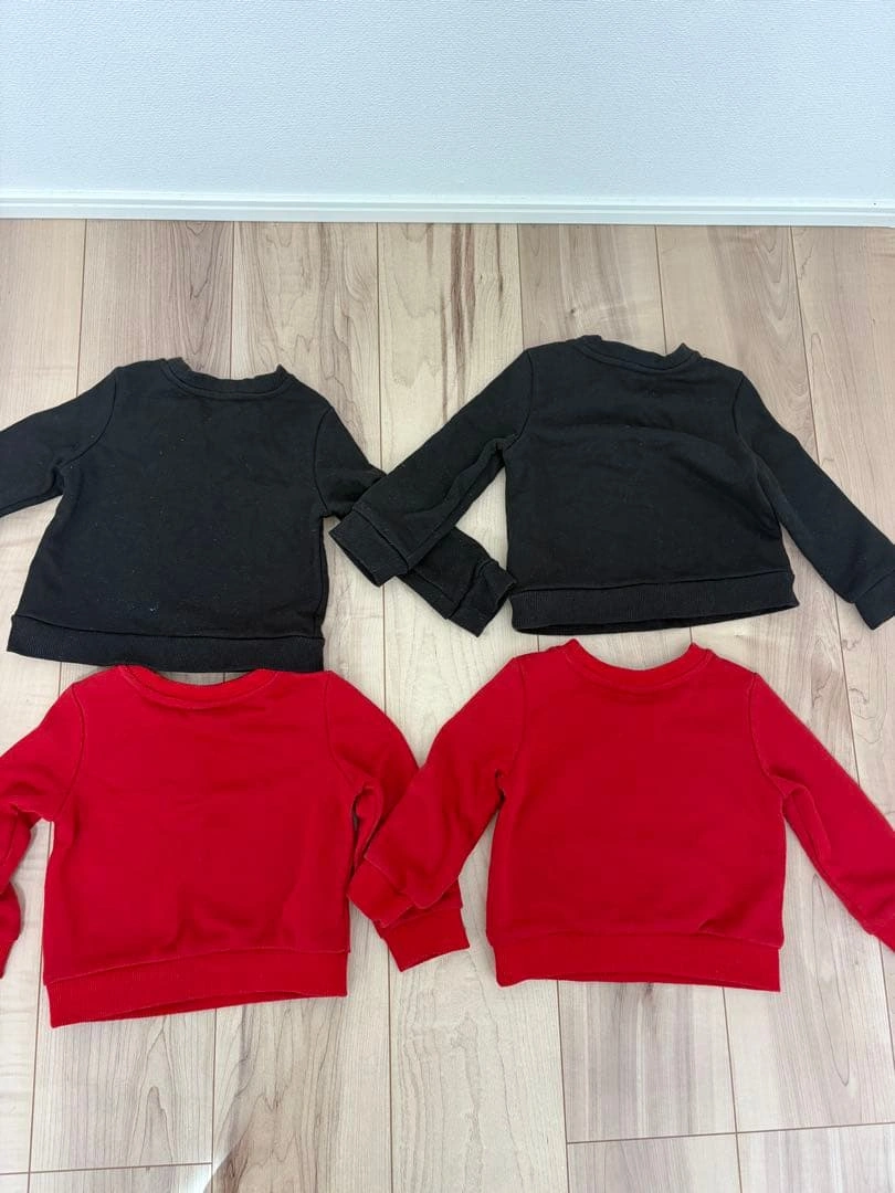 SHEIN ベビー トレーナー 4枚セット 9-12M 双子 おそろい 赤 黒の写真3枚目