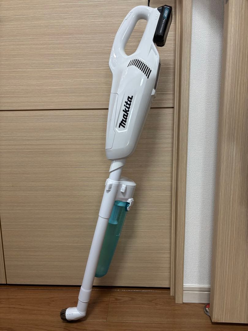 マキタ コードレス掃除機 CL107FD 充電器・サイクロンアタッチメント付
