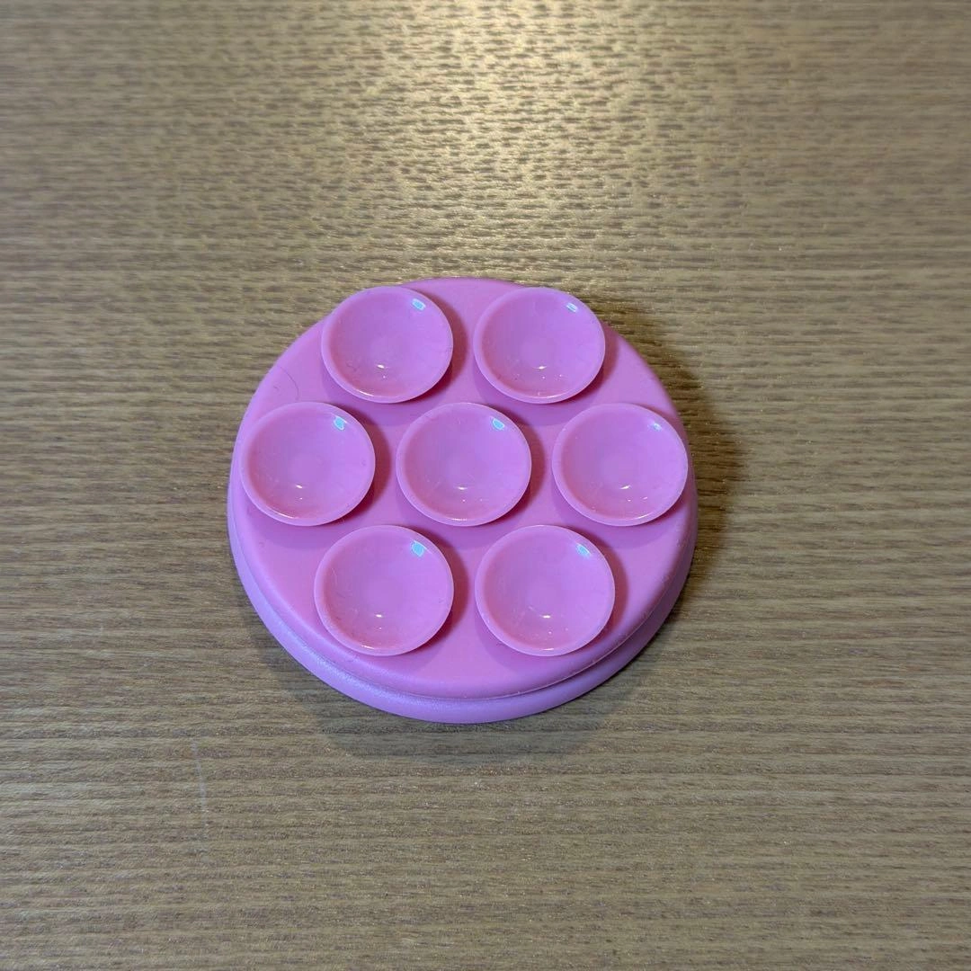 MagSafe Suck-Up Grip & Mount - Putty