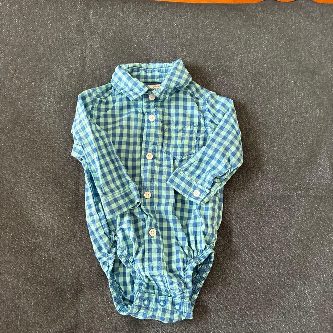 シャツ型ロンパースとチノパンのセットの写真3枚目