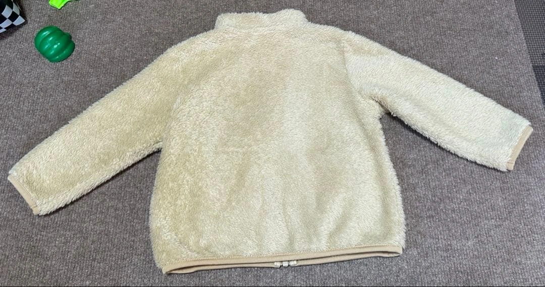 ユニクロ キッズ フリース アイボリー 90cmの写真2枚目