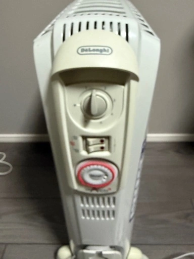 デロンギ オイルヒーター D091549EFSの写真2枚目