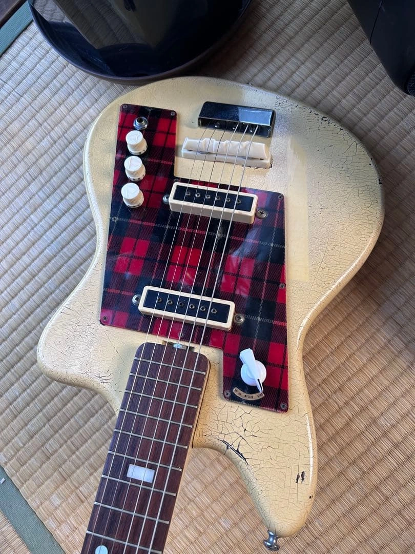 Guyatone LG-75 長岡亮介 ビザールギターの写真2枚目