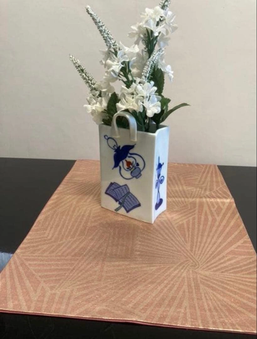 テーブルランナー タッセル付 濃いピンク ハンドメイド