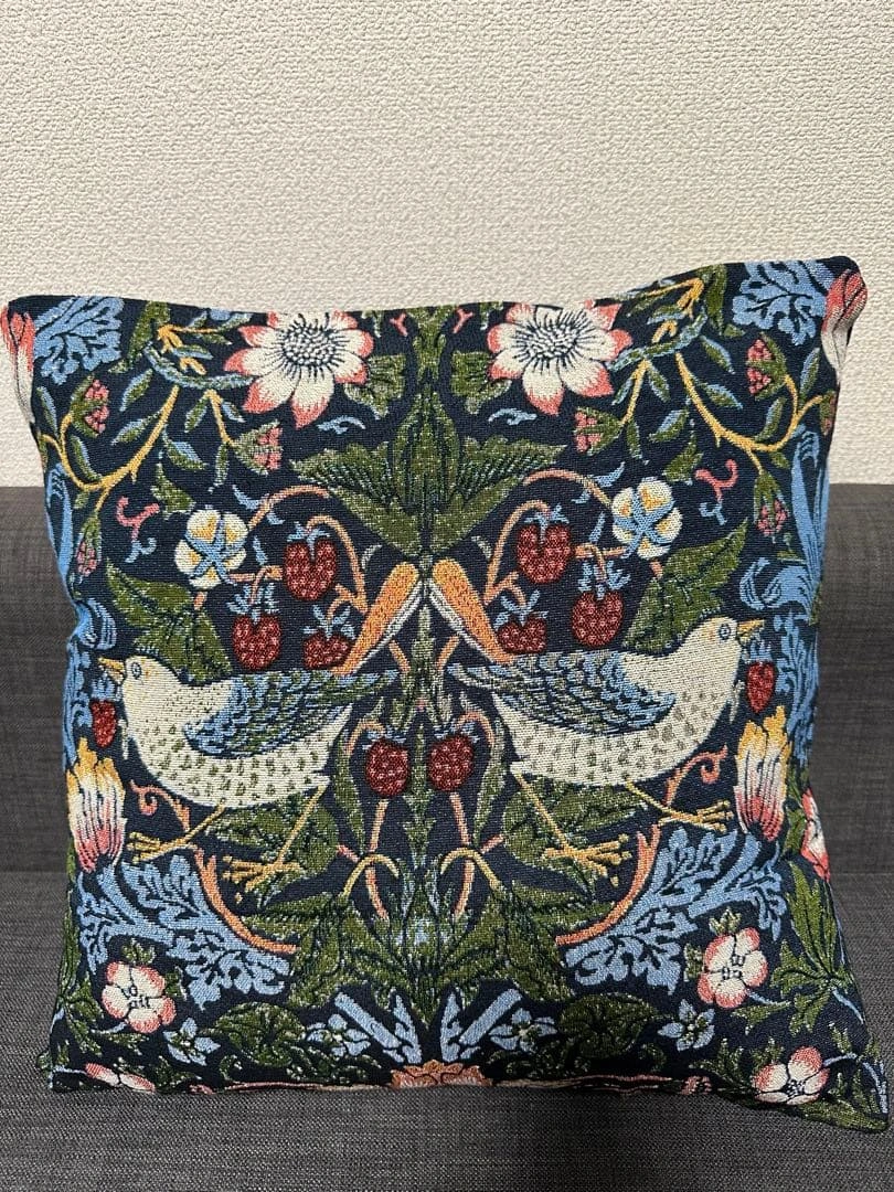 麻クッションカバー グリーン花柄刺繍 新品 白花柄刺繍とセット¥5800の写真4枚目