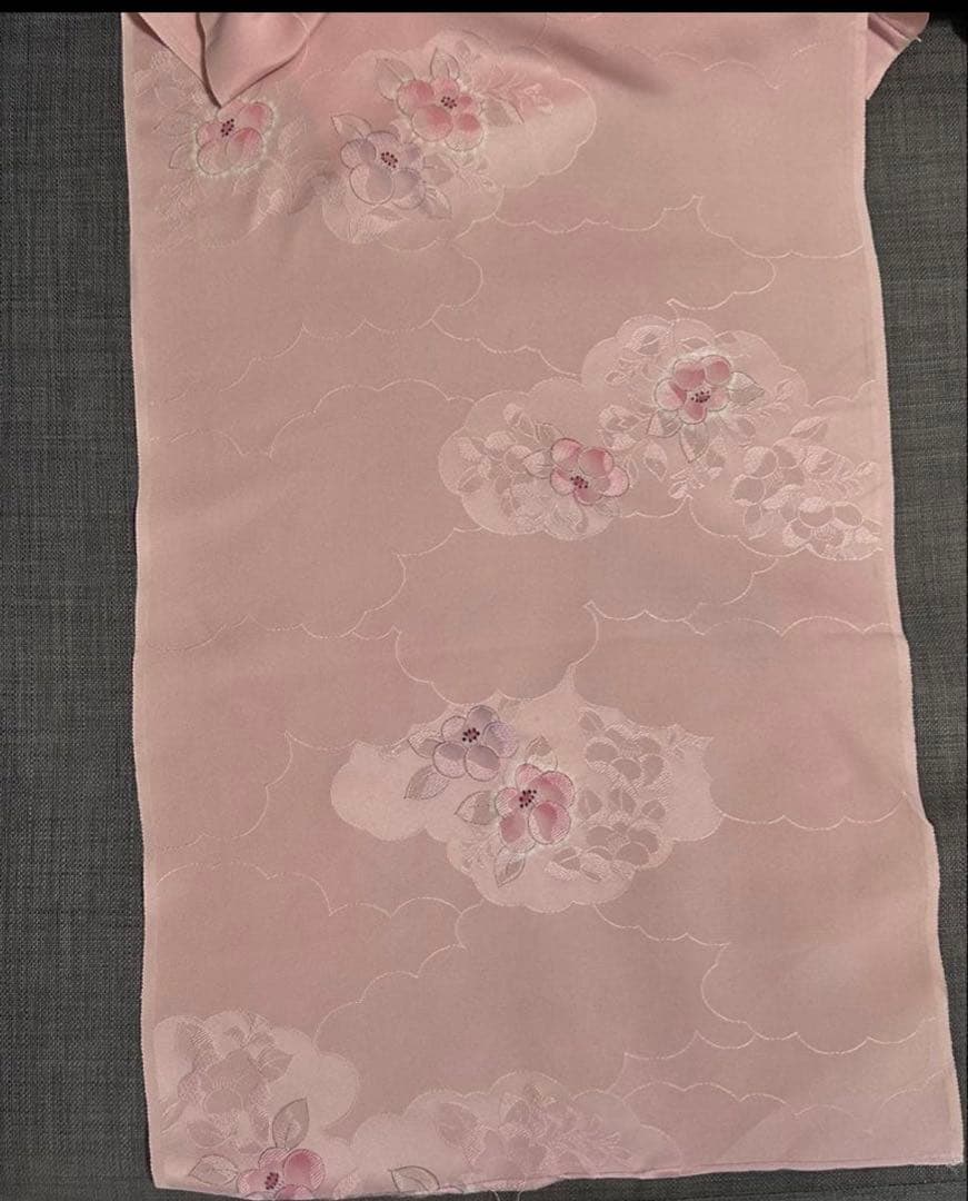 正絹反物ハギレ　きれいな花模様　ピンク　未使用の写真2枚目