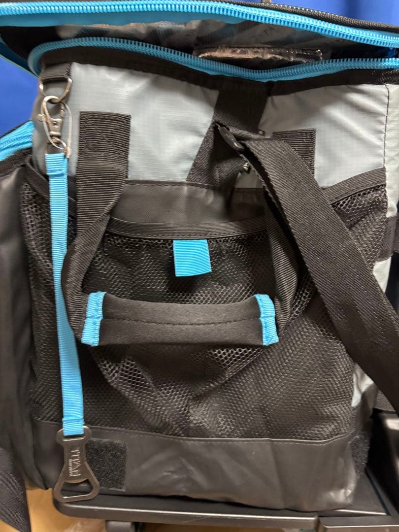 美品 TITAN DEEP FREEZE キャリー付きクーラーボックスの写真4枚目
