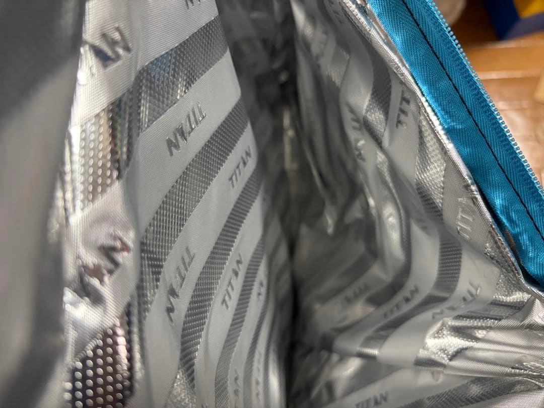 美品 TITAN DEEP FREEZE キャリー付きクーラーボックスの写真9枚目