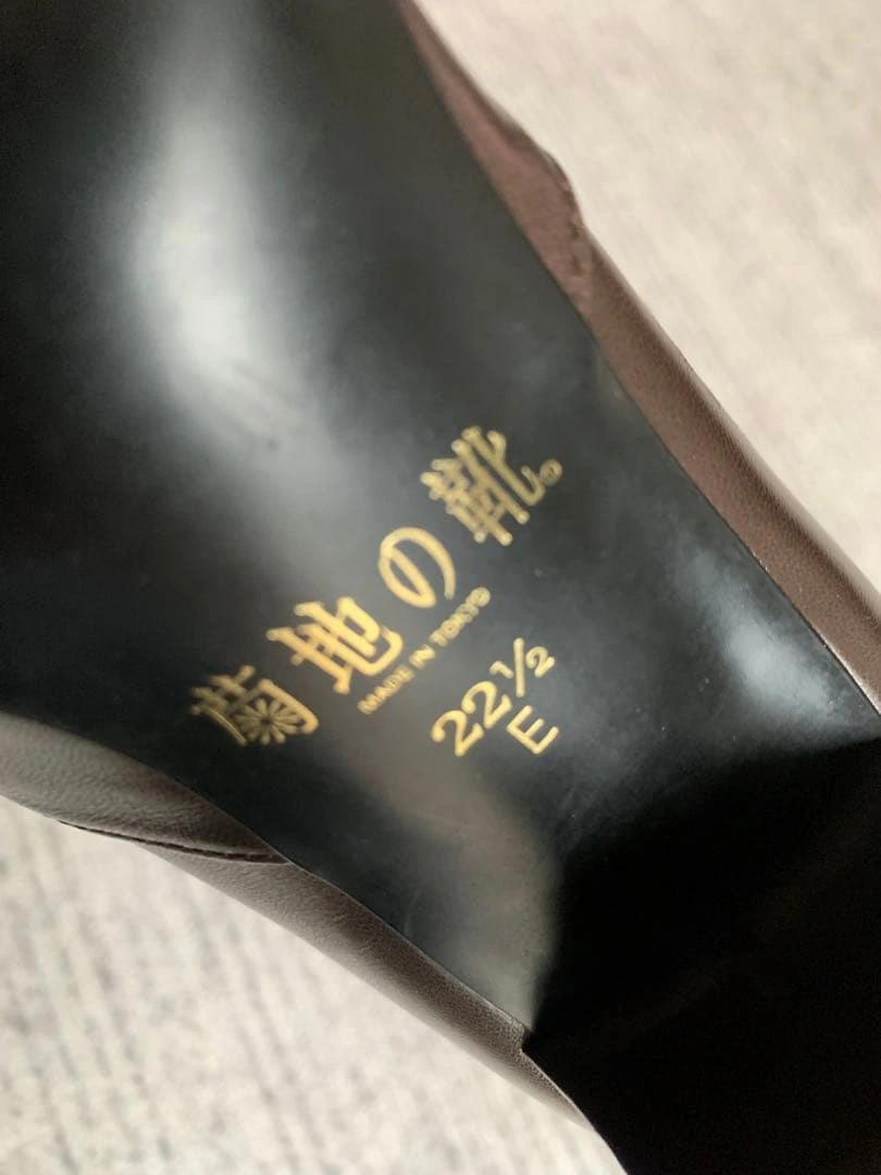 未使用 菊地の靴 濃茶 パンプス 22.5の写真7枚目