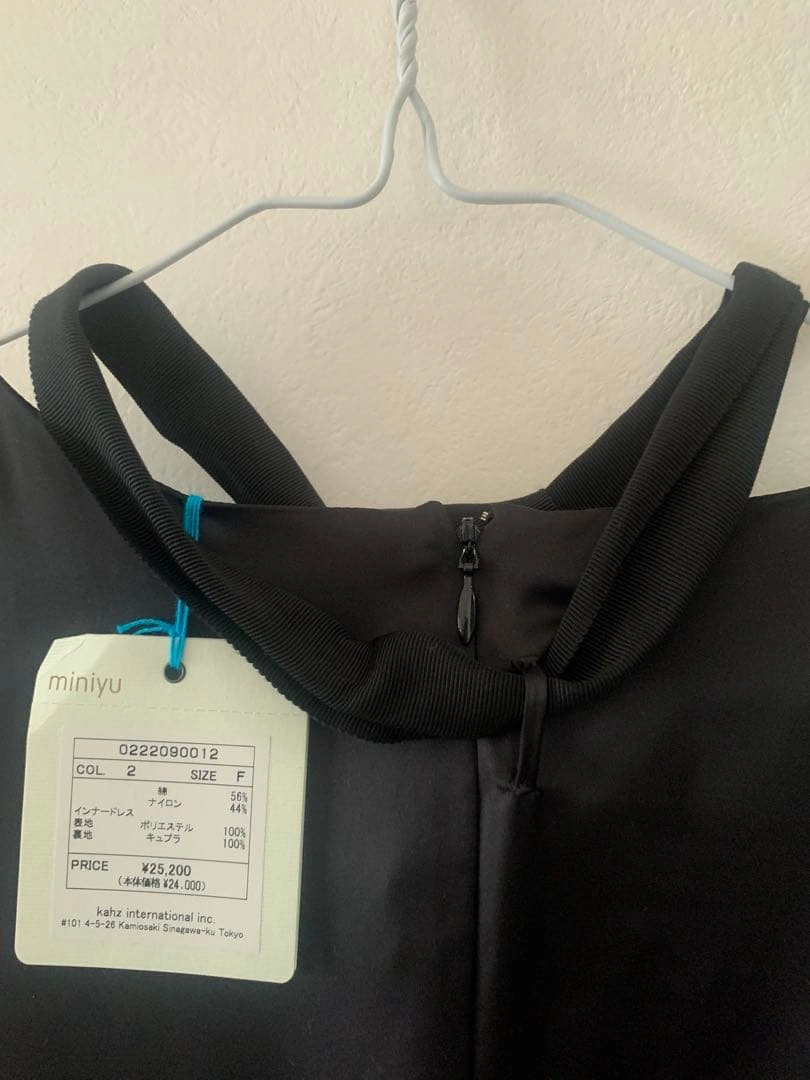 新品タグ付 mimiyu ブラック ワンピースの写真5枚目