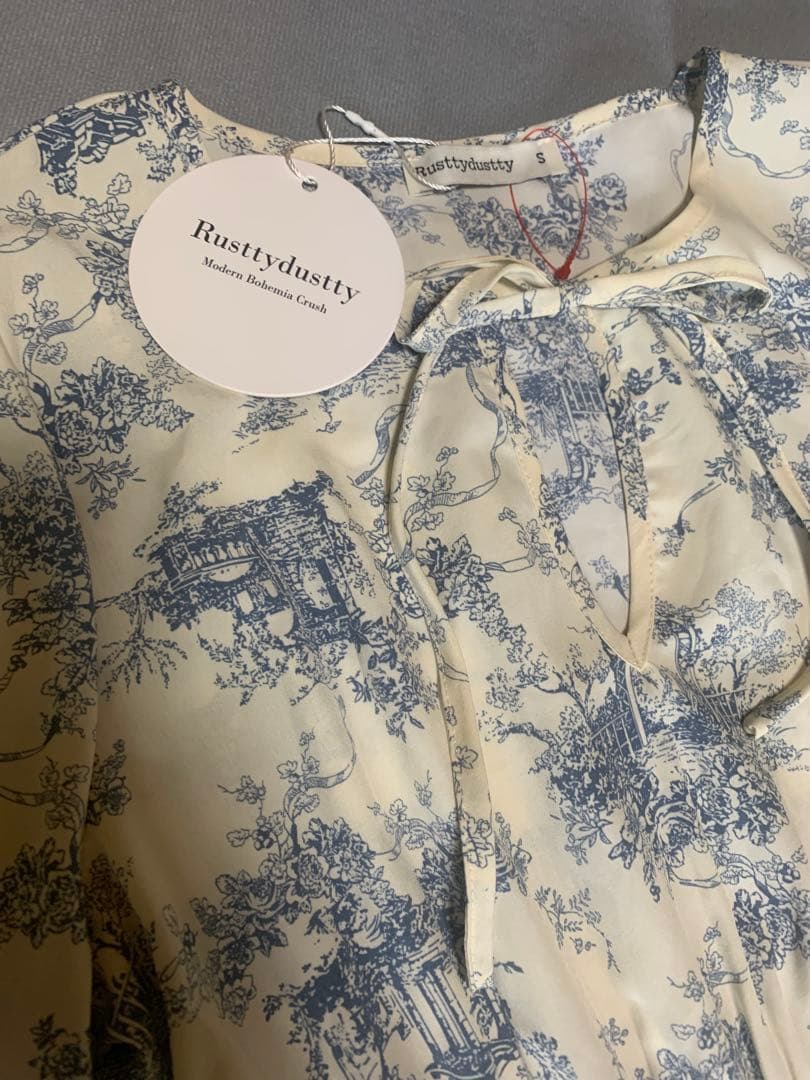新品 トワルドジョイ 長袖 ロング丈 ワンピースの写真2枚目
