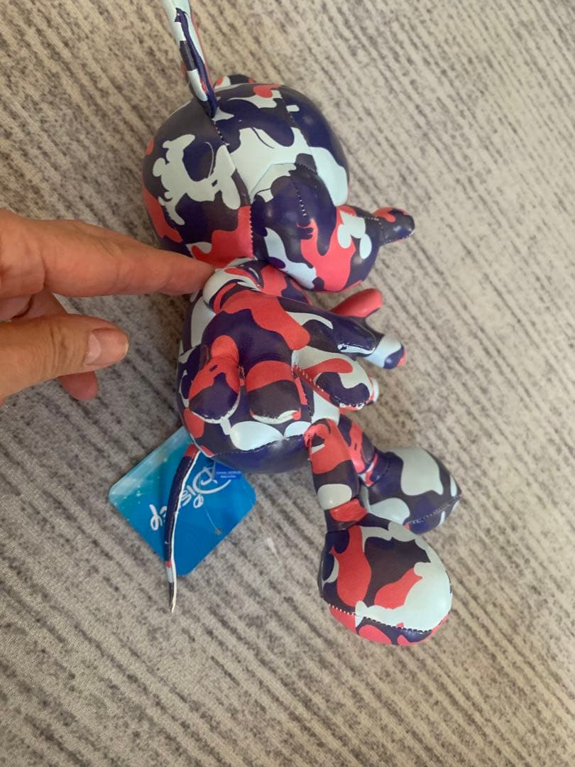 新品 ミッキーマウス カモフラ ぬいぐるみの写真2枚目