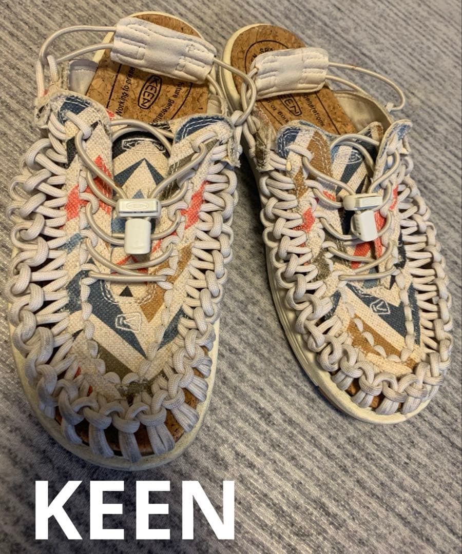美品　KEEN キーン　ズック　サンダル　24.5