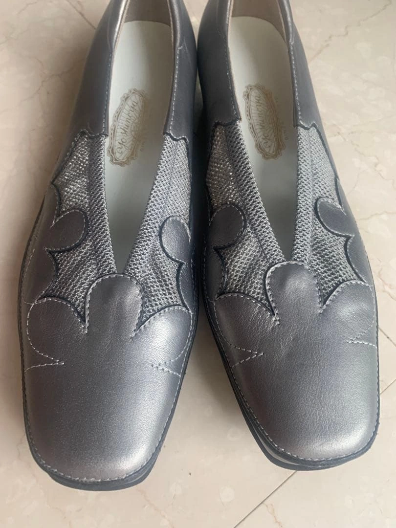 新品 銀座ヨシノヤ チタンカラー スリッポン 24.5の写真3枚目