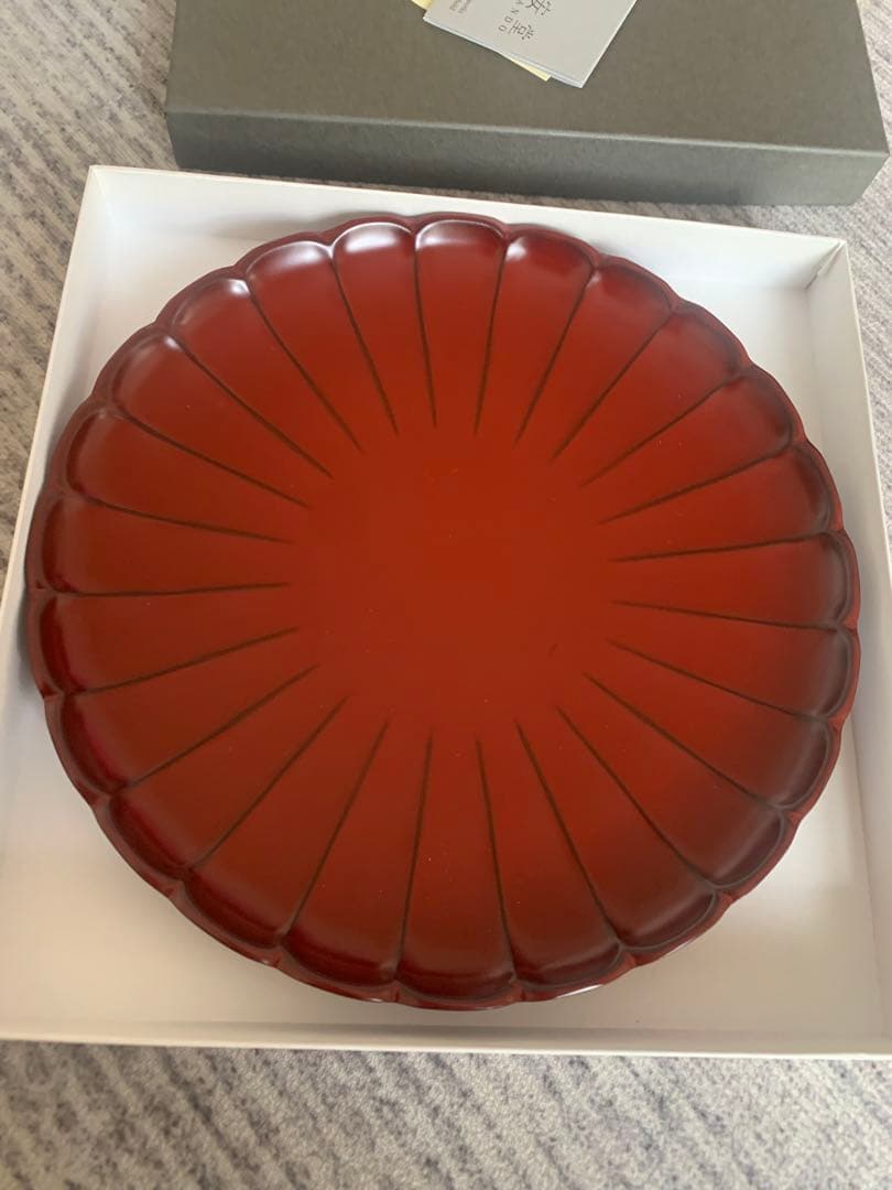 新品　山田平安堂 漆器 菊皿 古代朱 7寸