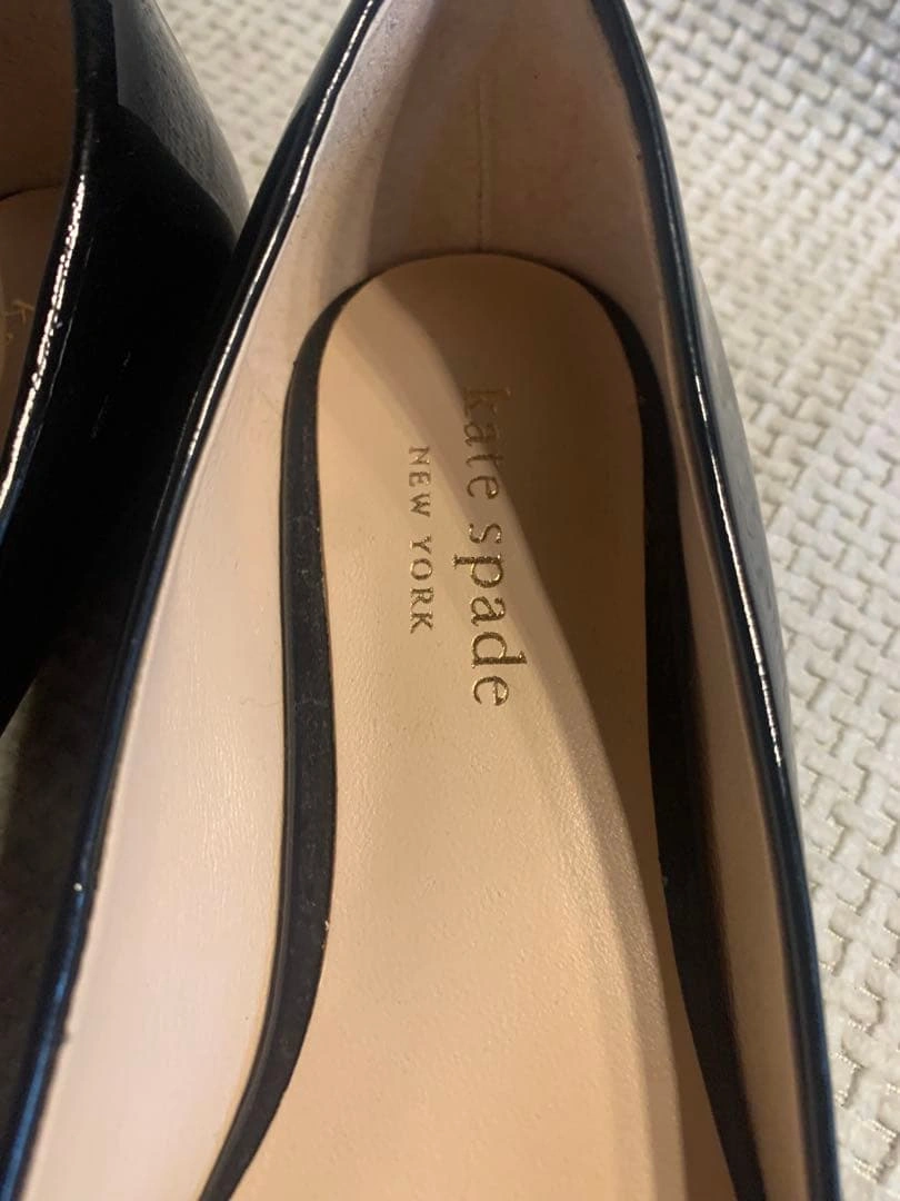 美品 kate spade NEW YORK エナメル フラット ブラック 5Mの写真2枚目
