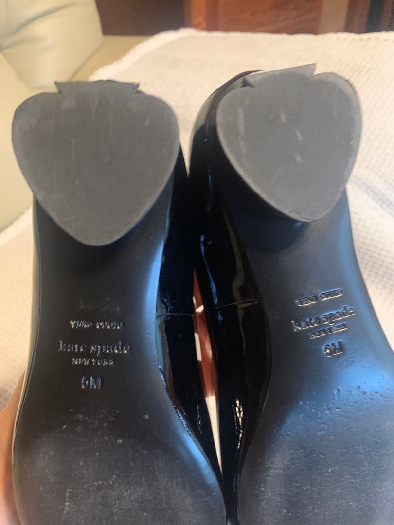 美品　kate spade NEW YORK エナメル フラット ブラック 5Mの写真6枚目
