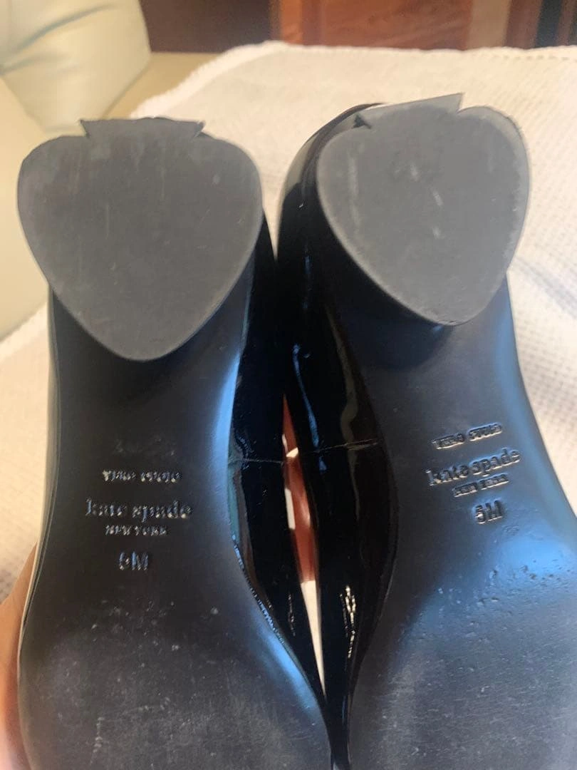 美品 kate spade NEW YORK エナメル フラット ブラック 5Mの写真6枚目