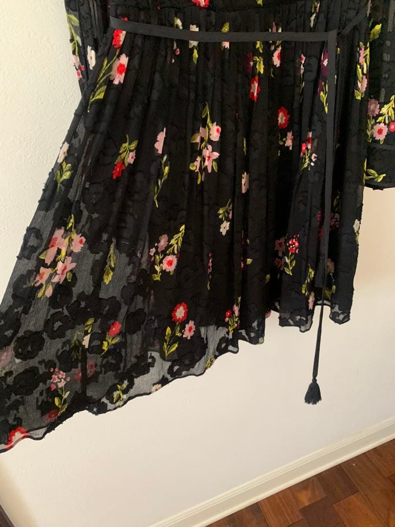 新品同様 kate spade new york 花柄ワンピース サイズ4の写真4枚目