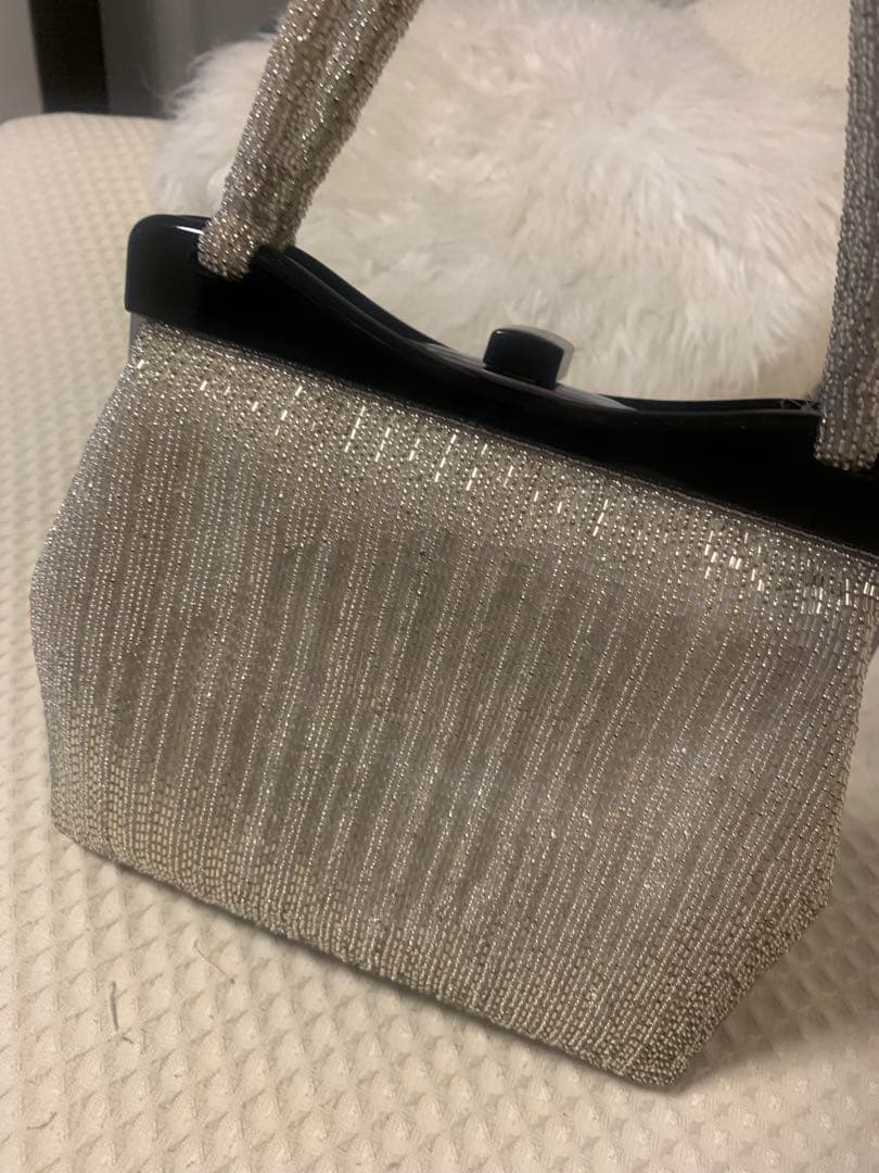 美品　和装用 ビーズバッグ シルバー ハンドバッグの写真2枚目