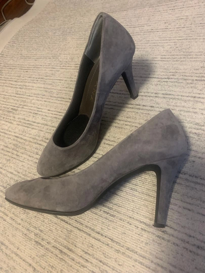 美品 DIANA ダイアナ スエード パンプス グレー 23.5の写真4枚目