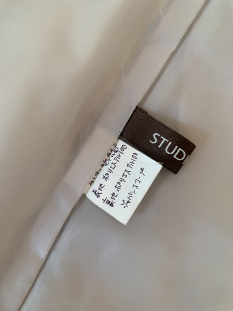 Studio 375ライトグレー 中綿入り ロングコート ベルト付きの写真7枚目