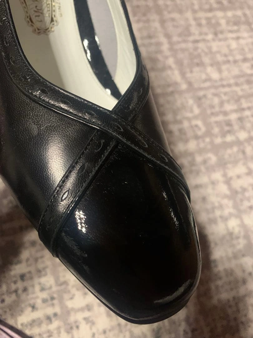 新品 銀座ヨシノヤ レザー、エナメル コンビ パンプス 黒 24cmの写真6枚目