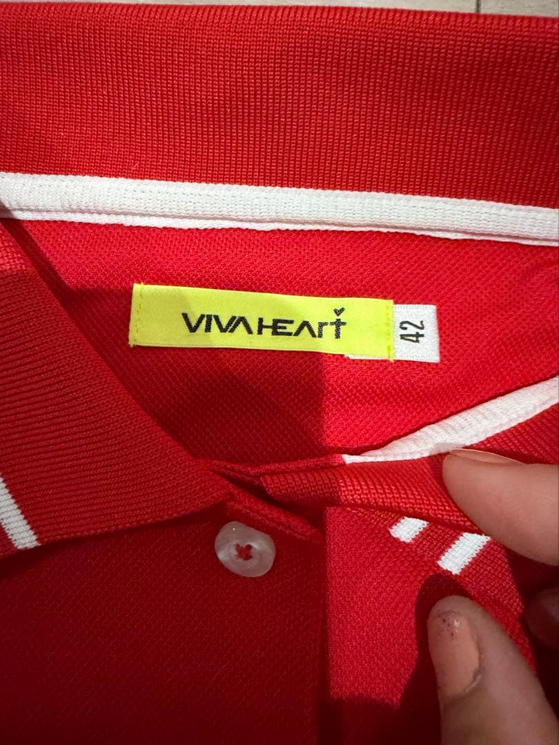 1度着用美品VIVA HEART レディース ゴルフポロシャツ レッド 42の写真2枚目