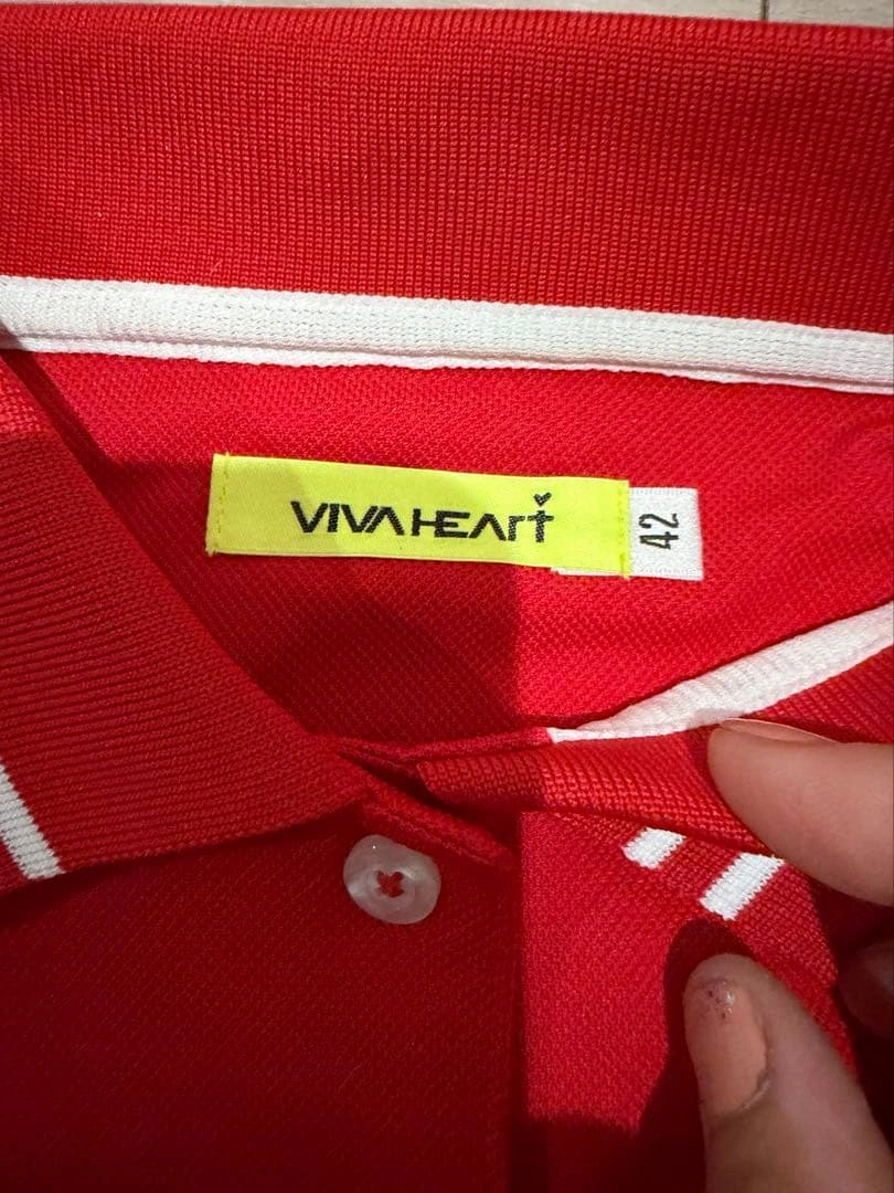 1度着用美品VIVA HEART レディース ゴルフポロシャツ レッド 42の写真2枚目