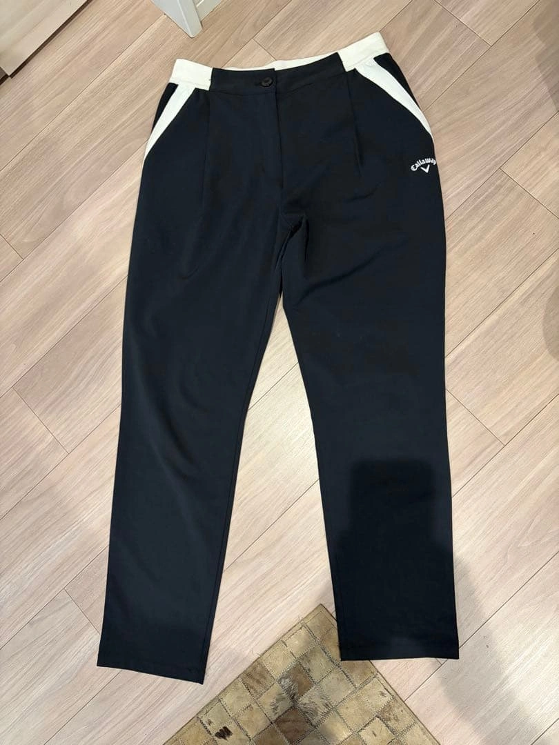 美品Callaway レディース ゴルフ紺色パンツ Mサイズ