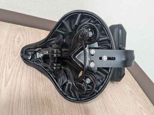 美品 大型自転車サドル 背もたれ付き 低反発 ブラックの写真4枚目